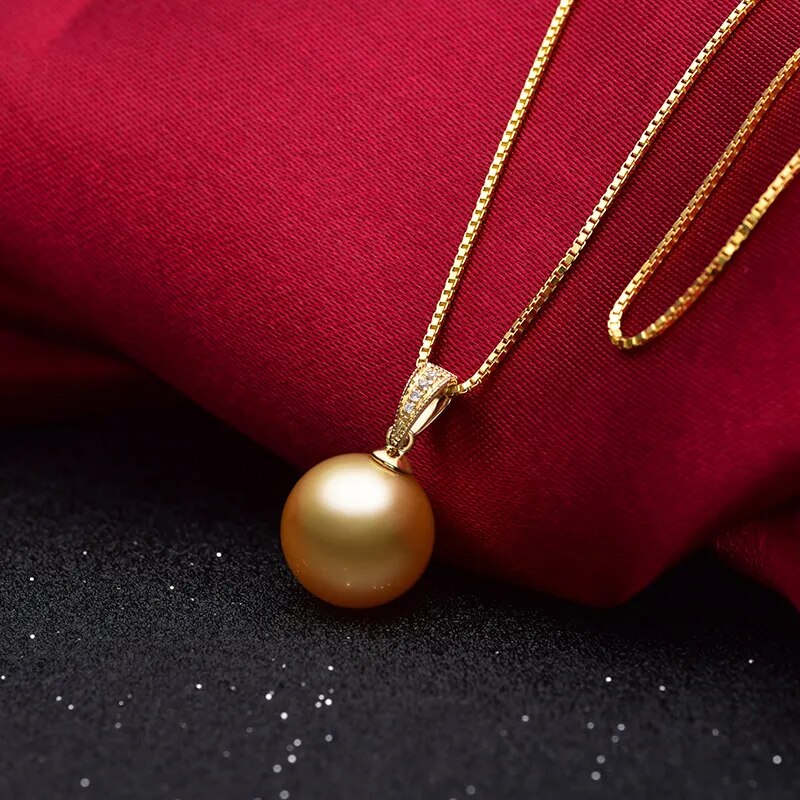 Diamond Radiance: 18K Solid Gold & South Sea Pearl Pendant Necklace