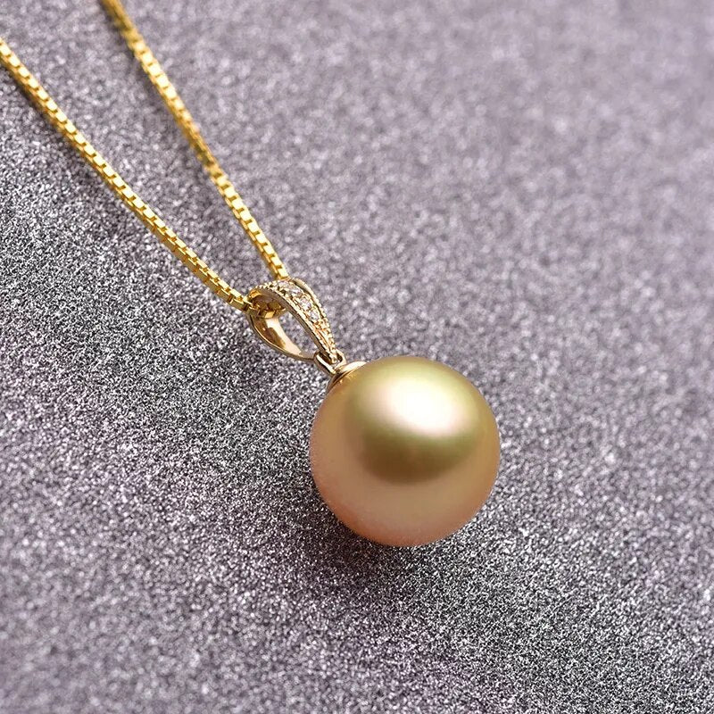 Diamond Radiance: 18K Solid Gold & South Sea Pearl Pendant Necklace